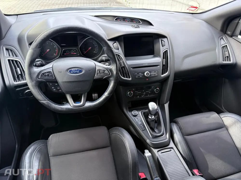 Ford Focus 2.3 EcoBoost S&S 4WD RS
