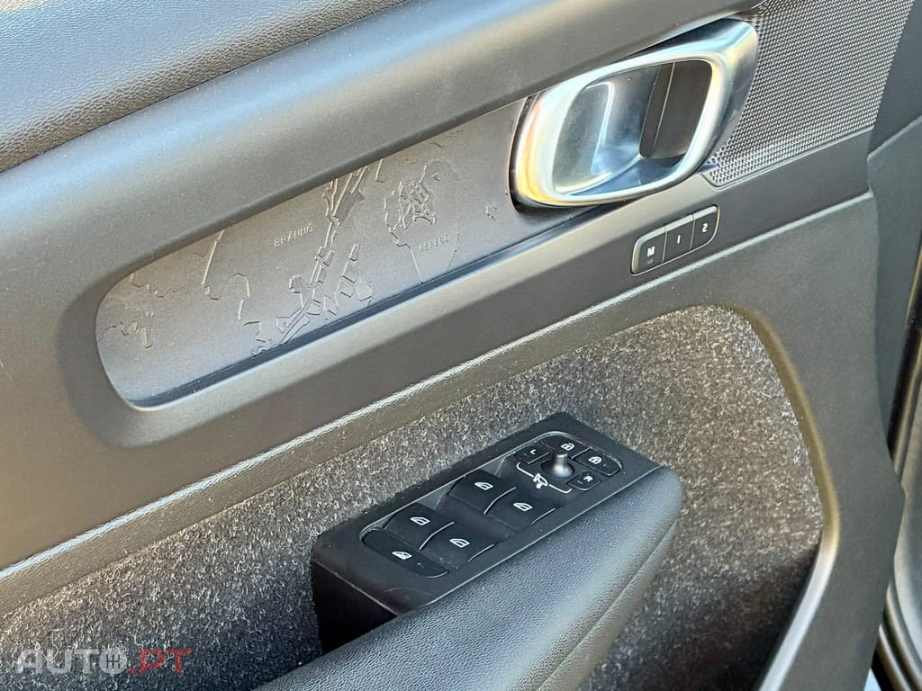 Volvo XC40 T5 Momentum Plus