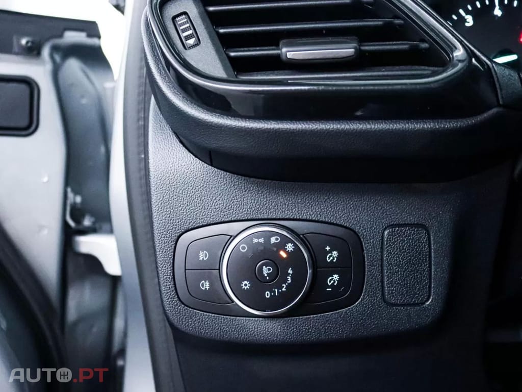 Ford Puma 1.0 EcoBoost Hybrid Aut. TITANIUM DESIGN — fotografia 4