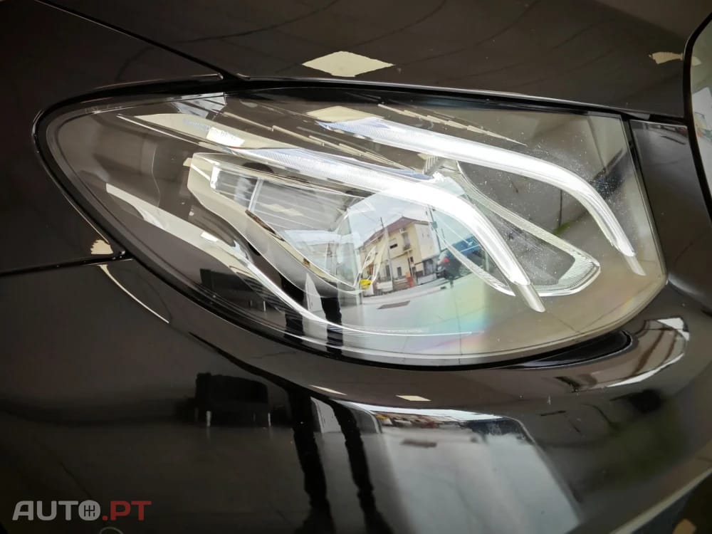 Mercedes-Benz E 220 Exclusive — fotografia 23