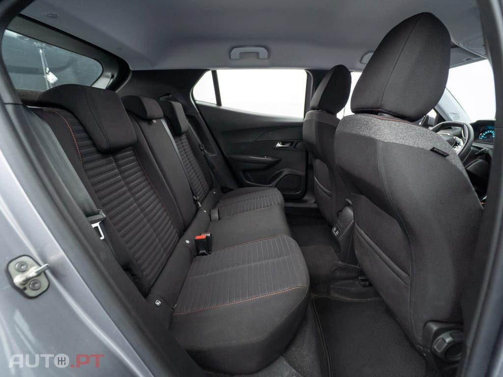 Peugeot E-2008 50 kWh Active Pack