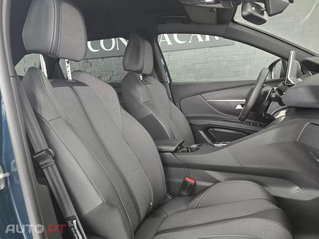 Peugeot 3008 1.6 Hybrid Allure Pack e-EAT8 — fotografia 10