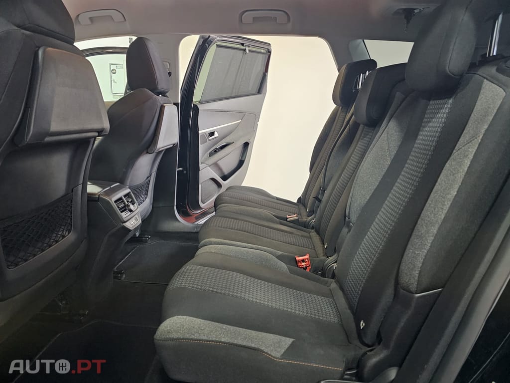 Peugeot 5008 1.2 PureTech Allure EAT8