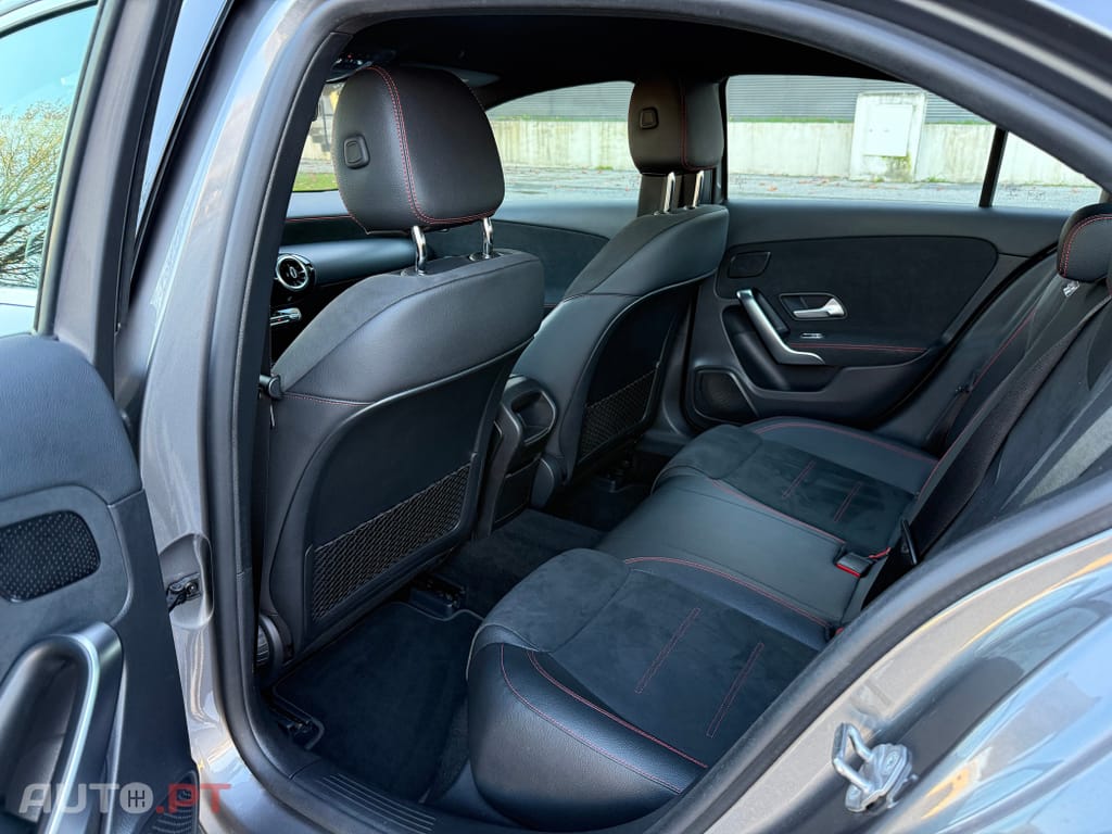 Mercedes-Benz A 250 e 8G-DCT AMG Line