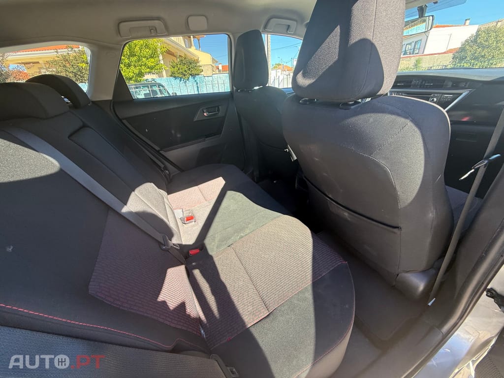 Toyota Auris Touring Sports 1.4 D-4D Active+AC