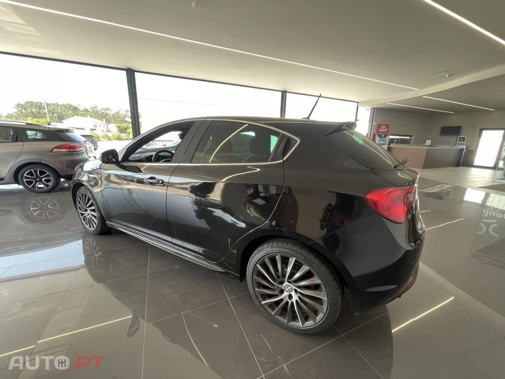 Alfa Romeo Giulietta 2.0 JTDm Exclusive J18