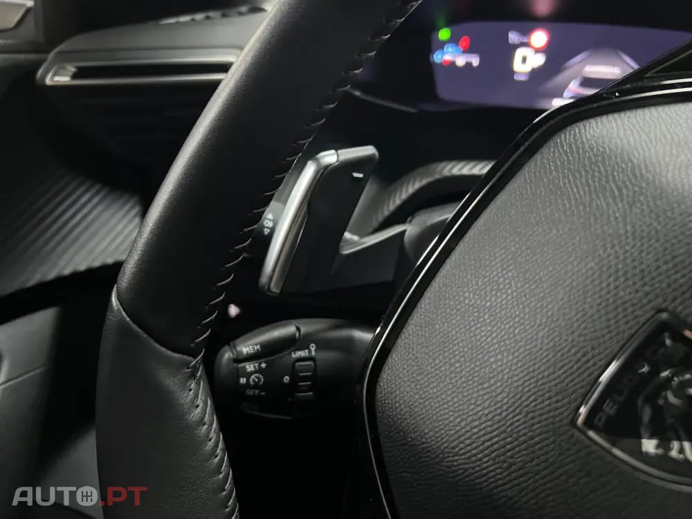 Peugeot 2008 1.2 Hybrid Allure e-DCS6