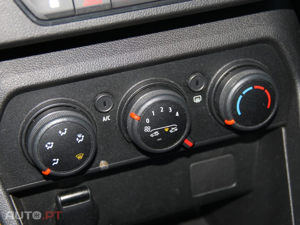 Dacia Sandero 1.0 SCe Essential