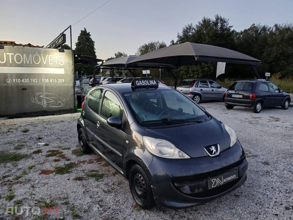 Peugeot 107 1.0 versão Motor Toyota