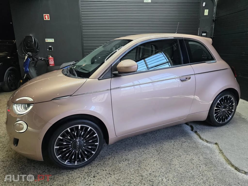 Fiat 500e La Prima