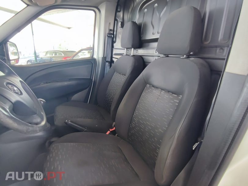 Opel Combo 1.6 CDTi L1H1 Essentia