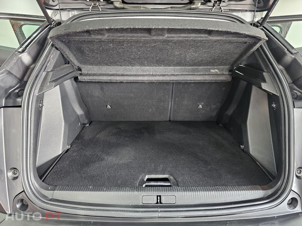 Peugeot 2008 1.5 BlueHDi Active Pack EAT8