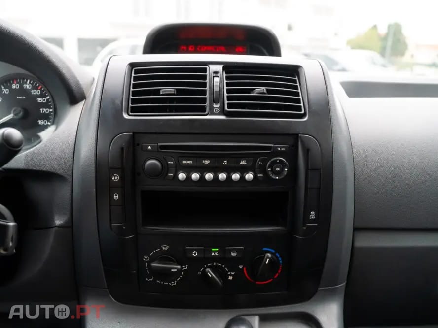 Citroen Jumpy 1.6 HDi L2H1 Semi-Vidrada