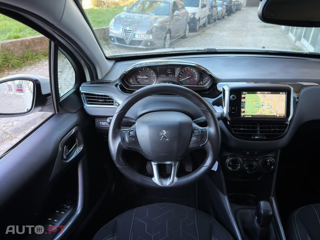 Peugeot 2008 1.2 PureTech Allure