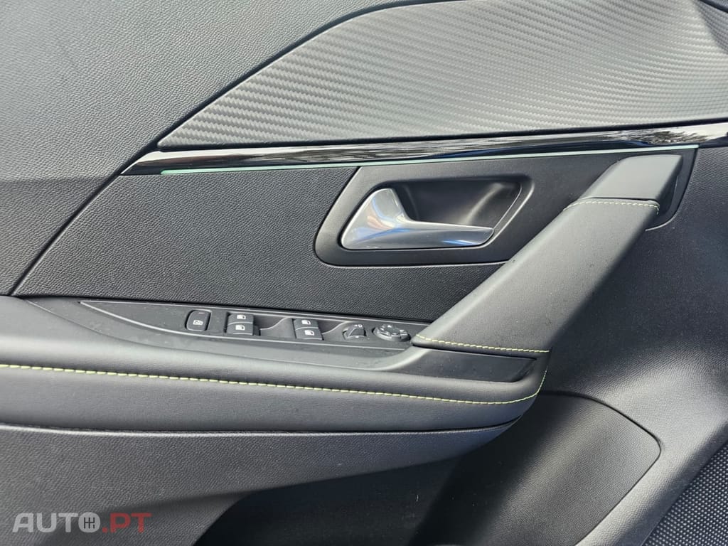 Peugeot E-208 50 kWh GT