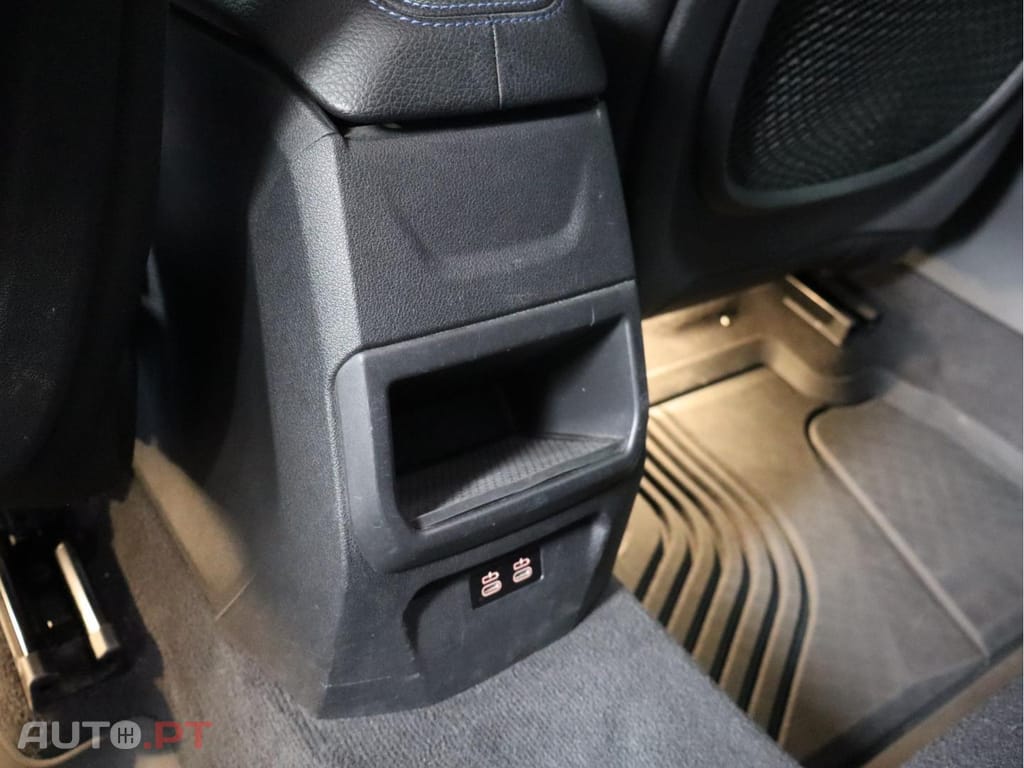 BMW 118 i Pack Desportivo M Auto