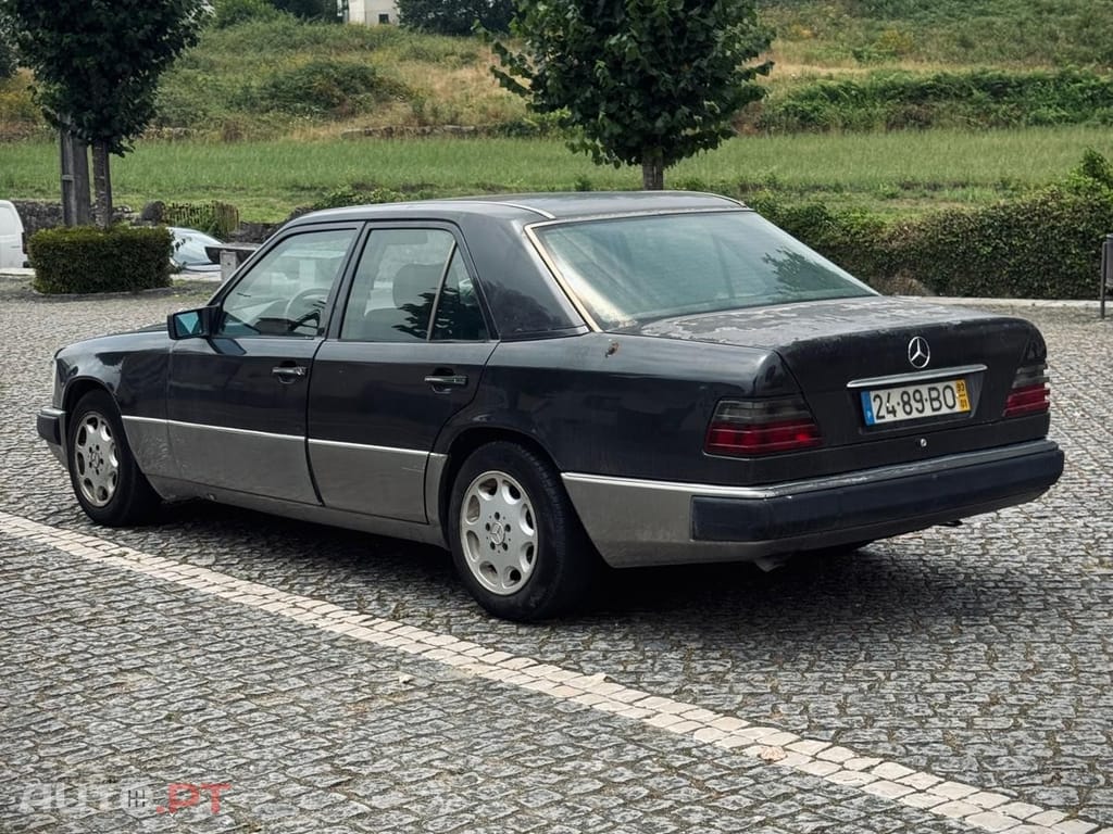 Mercedes-Benz 200 200D