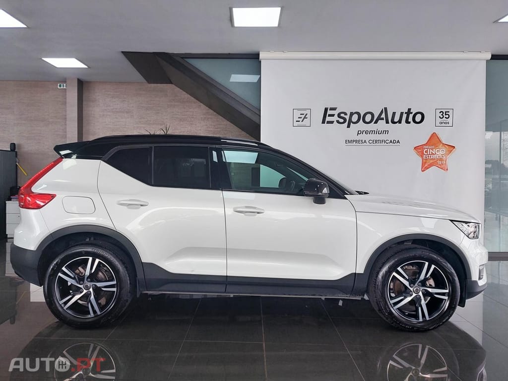 Volvo XC40 1.5 T2 Momentum Plus