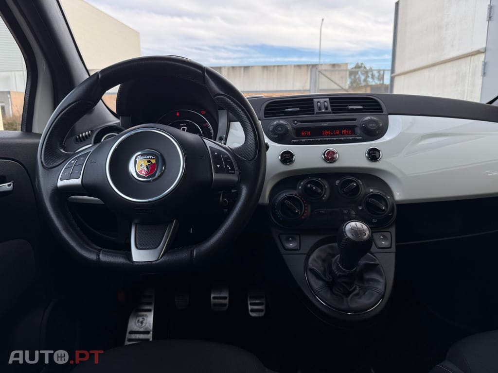 Abarth 595 Outro