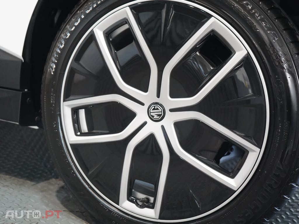 MG MG4 64 kWh Luxury