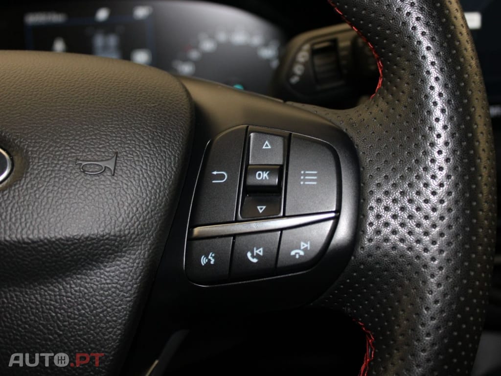 Ford Focus 1.0 ECOBOOST MHEV ST-LINE