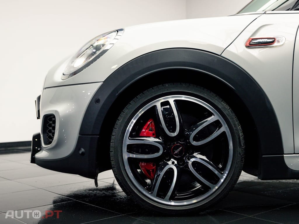 MINI Cooper John Cooper Works