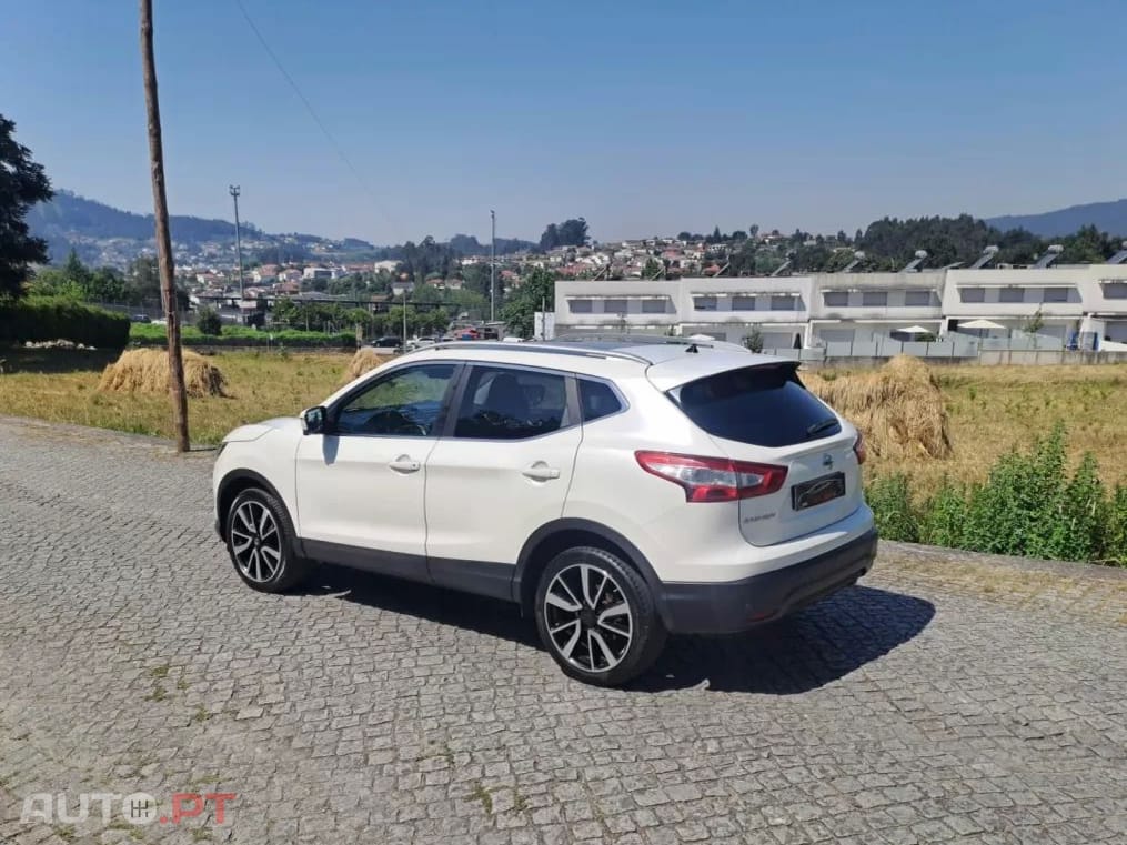 Nissan Qashqai 1.5 dCi Tekna Premium 17 Pele