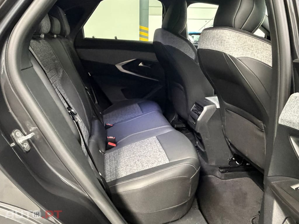 Peugeot 3008 1.2 Hybrid Allure e-DCS6