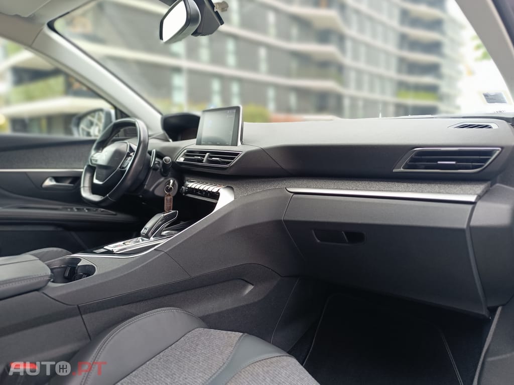 Peugeot 3008 1.5 BlueHDi Allure EAT8 - Nacional