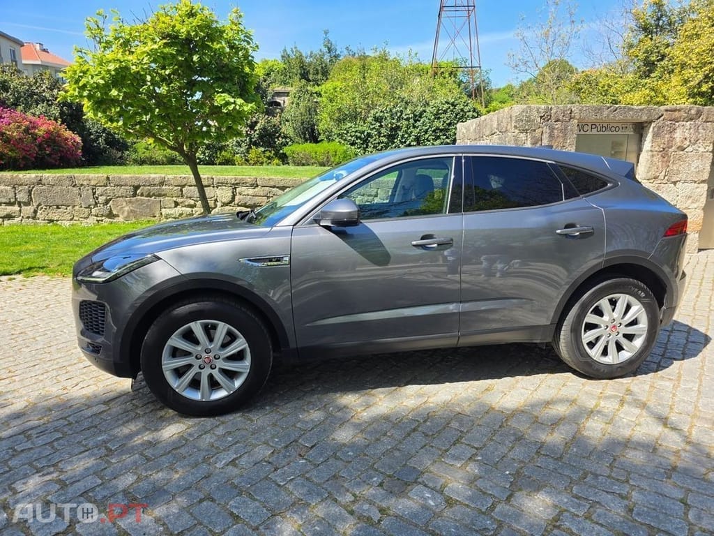 Jaguar E-Pace 2.0 i4D R-Dynamic S — fotografia 2