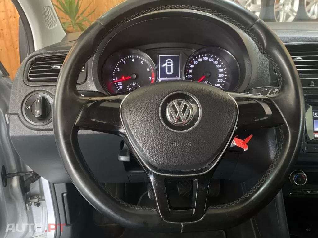 Volkswagen Polo 1.0 Confortline