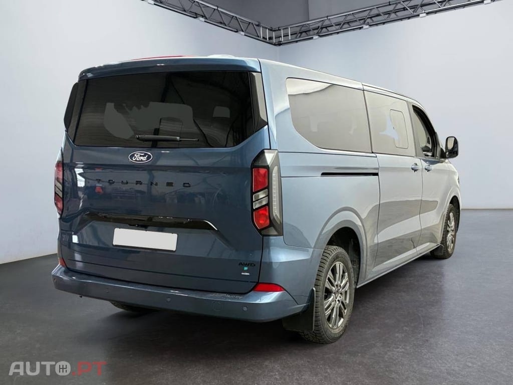 Ford Tourneo 2.0 EcoBlue L2H1 Titanium Aut.