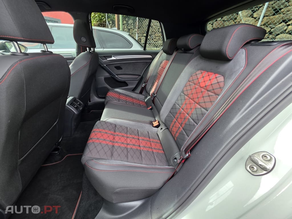 Volkswagen Golf 2.0 TSI GTi TCR DSG