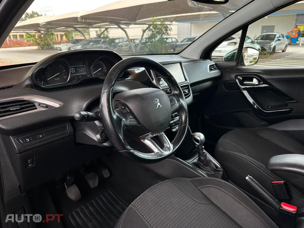 Peugeot 208 1.5 BlueHDi Allure Pack
