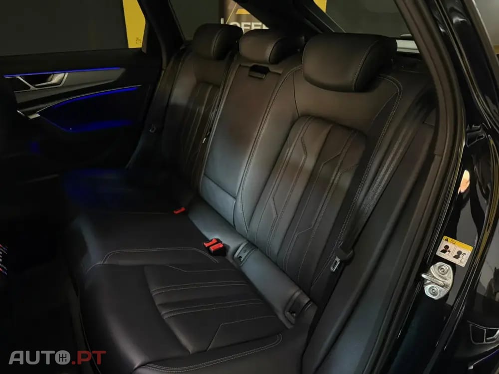 Audi A6 Avant Sport 40 TDI quattro S line HUD Matrix Black Edition — fotografia 38