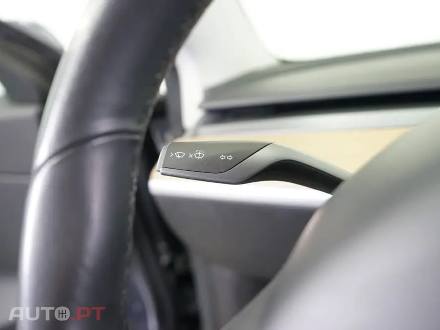 Tesla Model 3 Standard Range Plus RWD