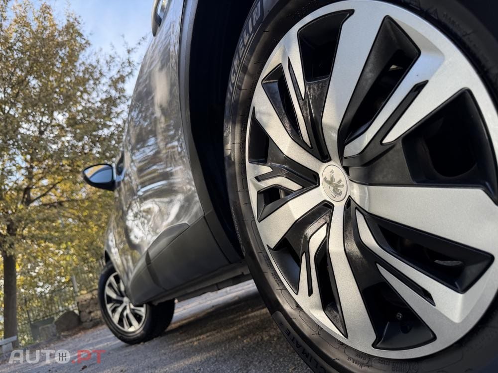 Peugeot 2008 PureTech 100 Stop&Start Allure Pack