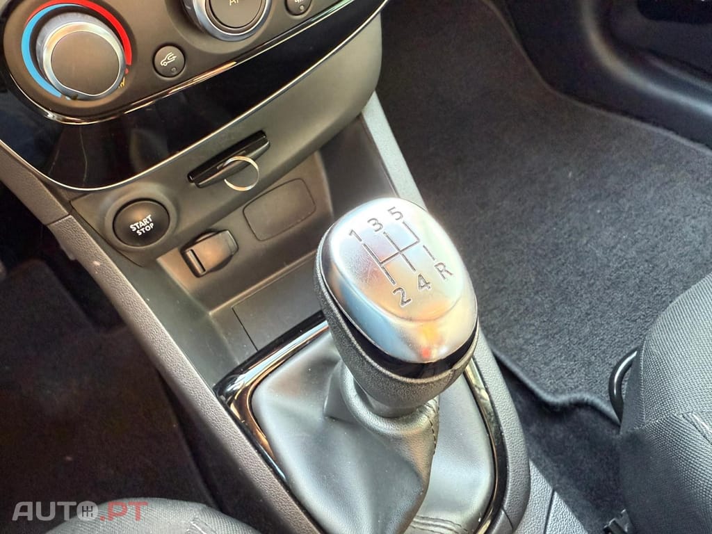 Renault Clio 0.9 TCe Limited Bi-Fuel