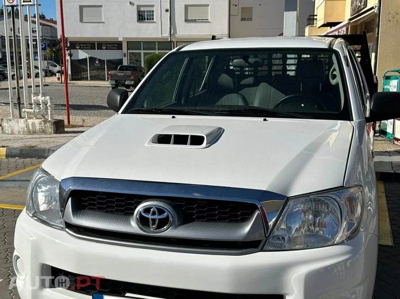 Toyota Hilux 2.5 D-4D 4WD CD AC