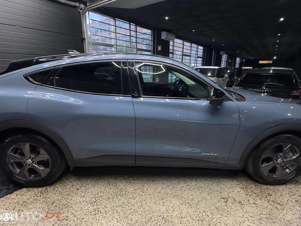 Ford Mustang Mach-E Standard