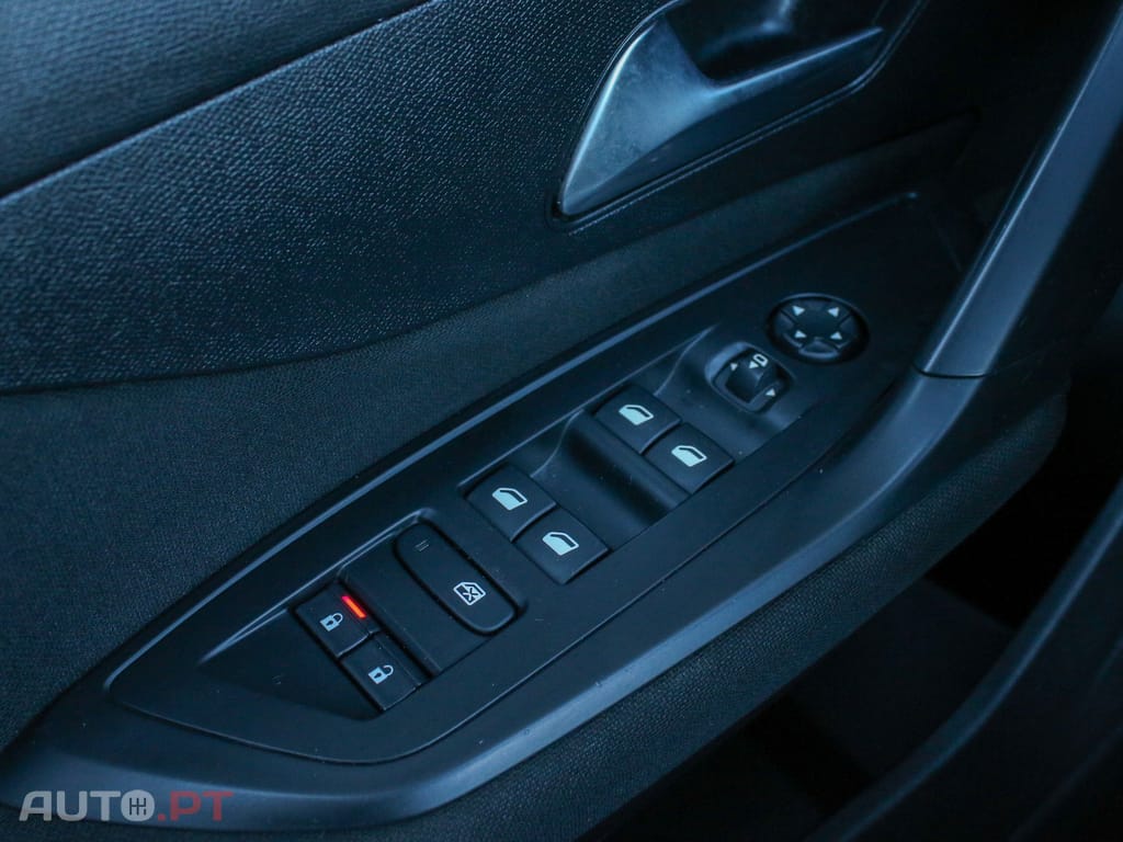 Peugeot 308 PureTech 130 EAT8 Active Pack