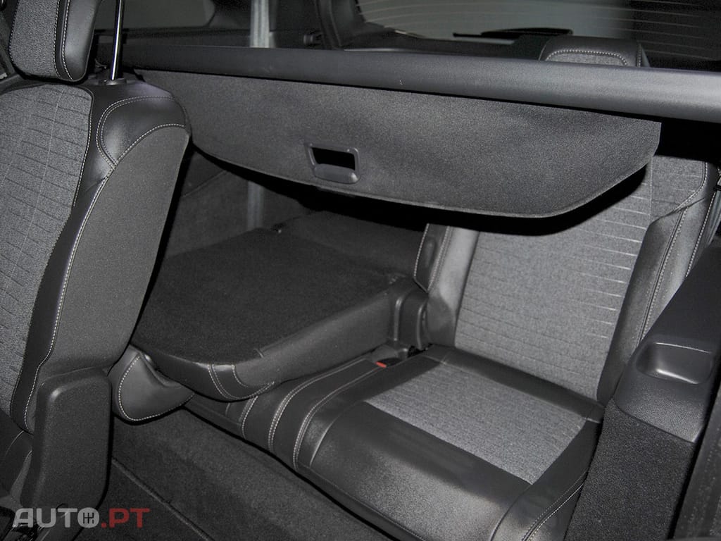 Peugeot 5008 1.2 Hybrid Allure e-DCS6