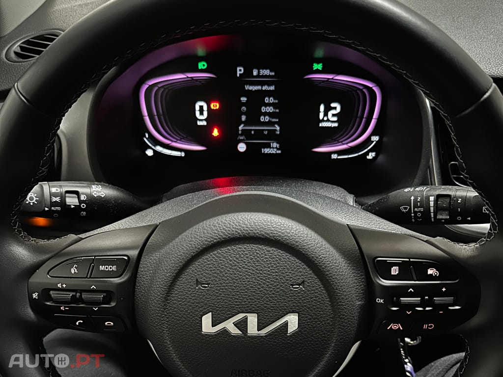 Kia Stonic 1.0 T-GDI 7DCT Drive