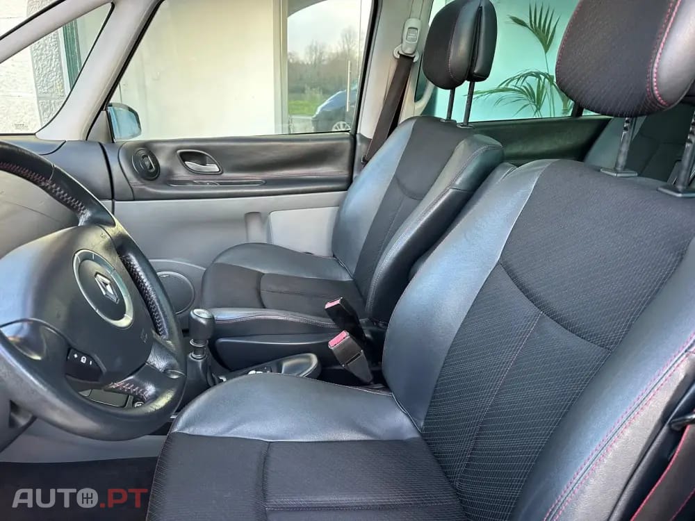 Renault Espace 2.0 dCi Initiale 7L