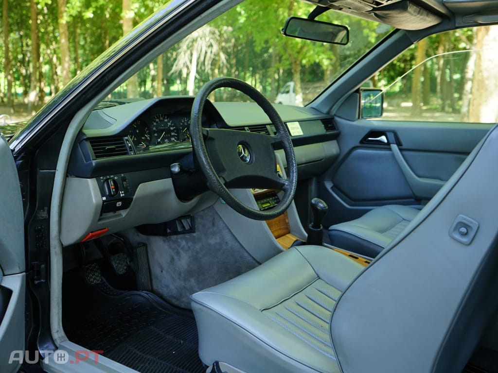 Mercedes-Benz 230 CE w124