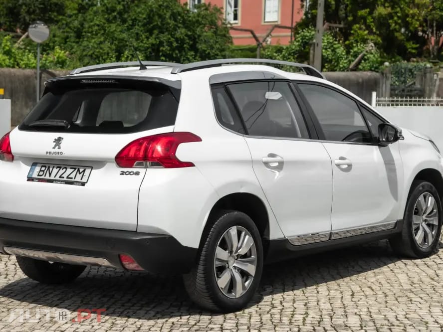 Peugeot 2008 1.2 VTi Allure