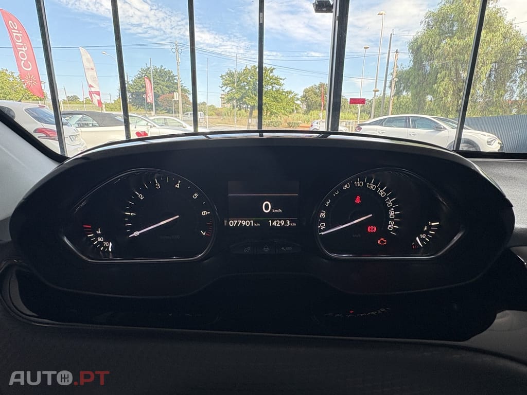 Peugeot 2008 1.2 PureTech Allure