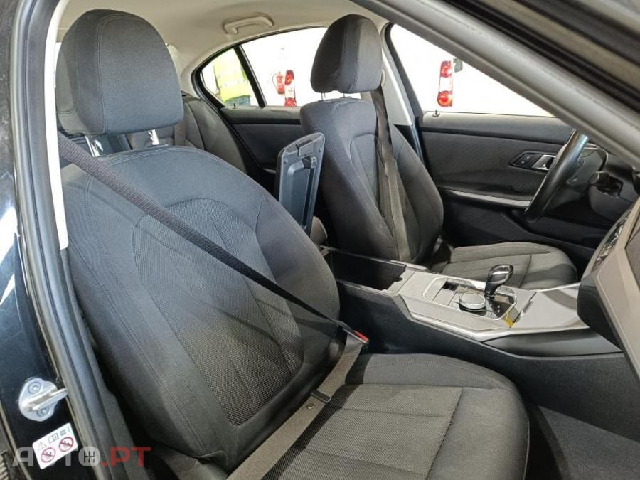 BMW 330 e Auto