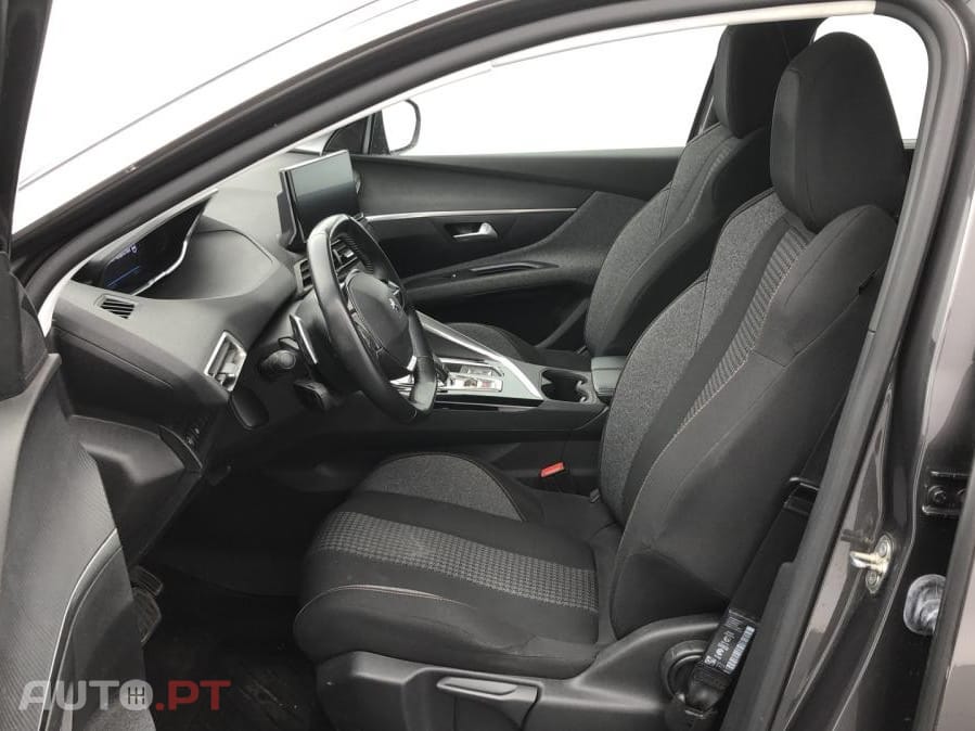 Peugeot 5008 PureTech 130 EAT8 Stop & Start Active Pack