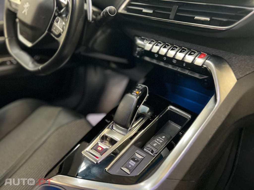 Peugeot 3008 1.6 Hybrid Allure Pack e-EAT8